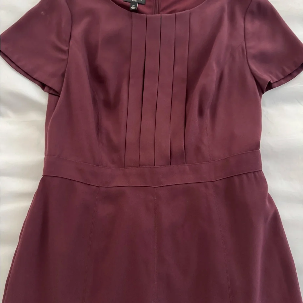 💕5 items for $50💕 Plum Cap Sleeve midi Dress - Picture 2 of 4